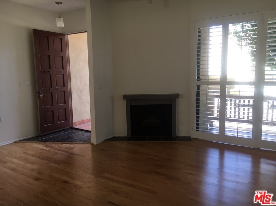 11658 Iowa Ave, Los Angeles CA  90025-4039 exterior