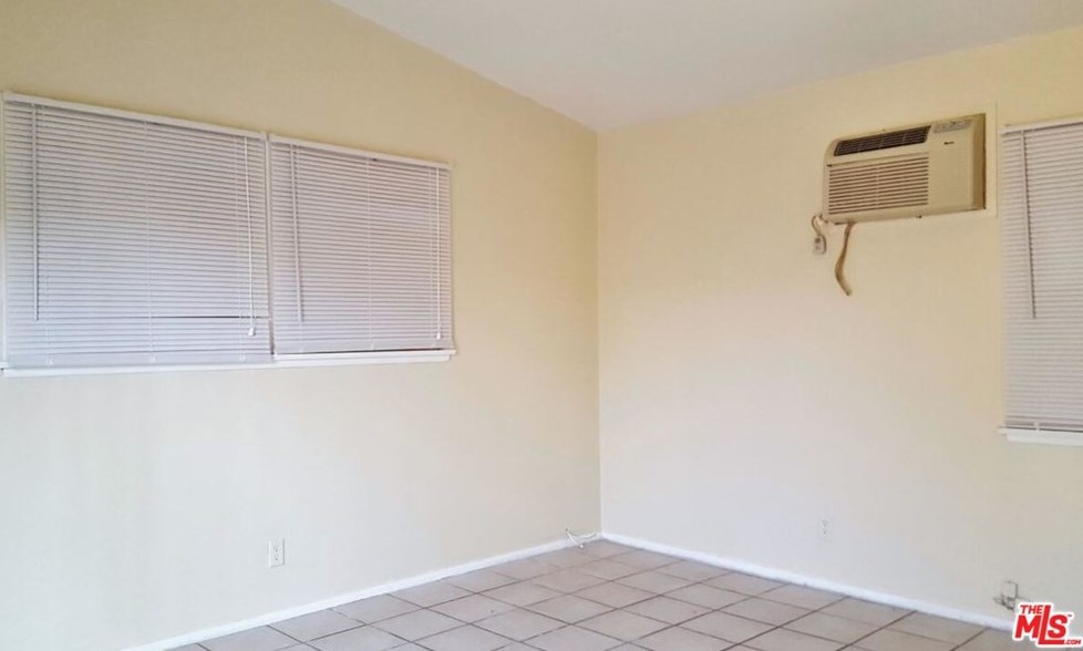 222 Alessandro St, Hemet CA 92543-4192 exterior