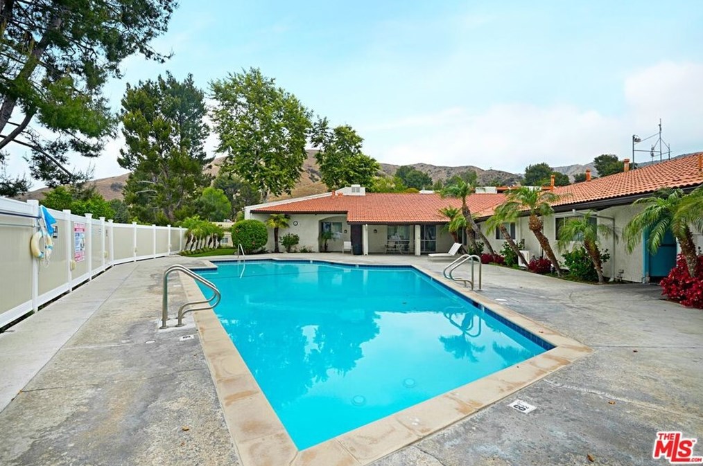 7752 Via Napoli #83, Burbank, CA 91504