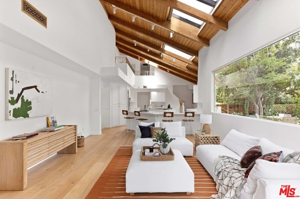 1435 Crest Dr, Altadena, CA 91001