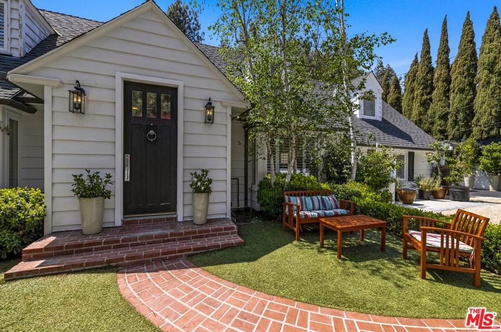 2155 Coldwater Canyon Dr, Beverly Hills, CA 90210-1734