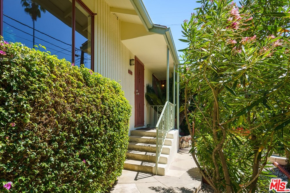 2201 India St, Los Angeles, CA 90039-3312