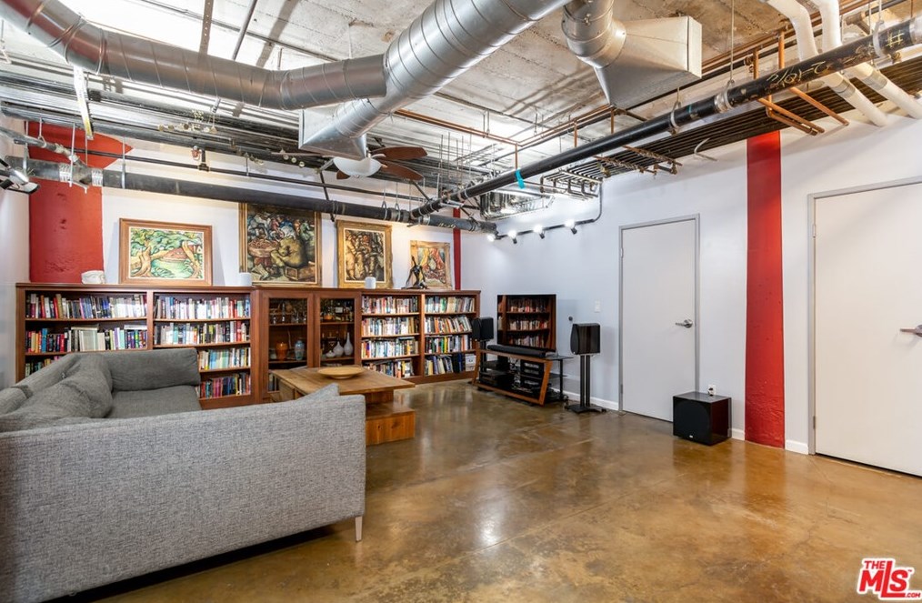 1100 Grand Ave, Los Angeles, CA 90015-2104