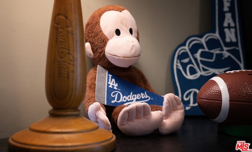 10962 Pickford Way, Los Angeles CA  90230-4942 exterior