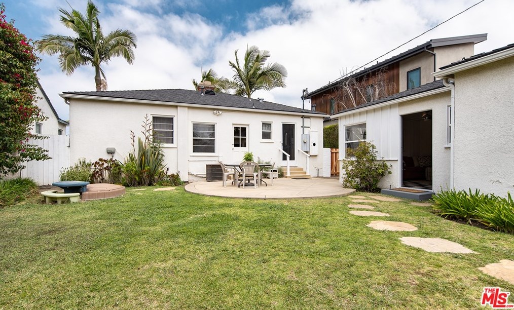 10962 Pickford Way, Los Angeles CA  90230-4942 exterior