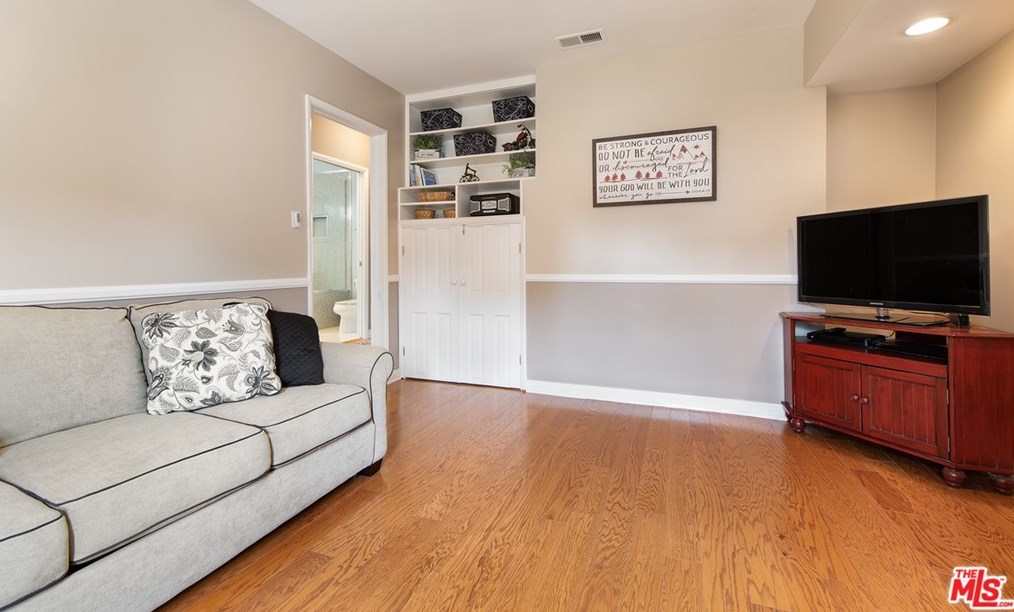 10962 Pickford Way, Los Angeles CA  90230-4942 exterior