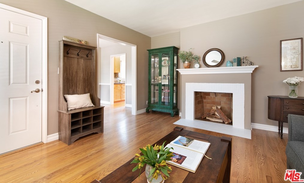 10962 Pickford Way, Los Angeles CA  90230-4942 exterior