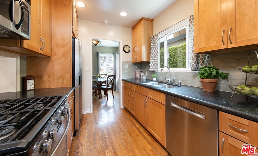 10962 Pickford Way, Los Angeles CA  90230-4942 exterior