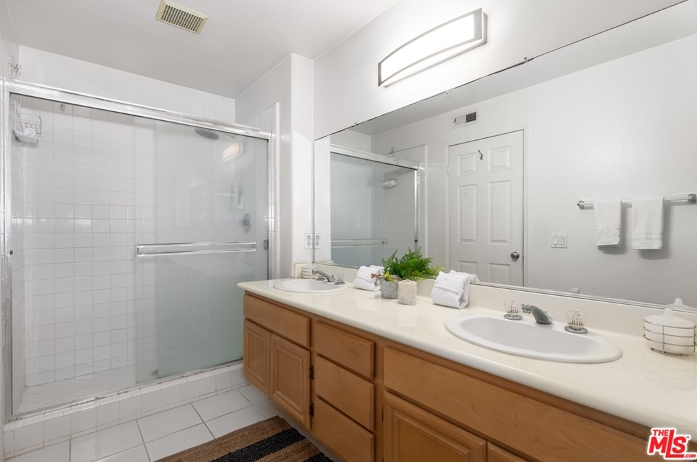 7309 Hannum Ave, Los Angeles CA  90230-6150 exterior