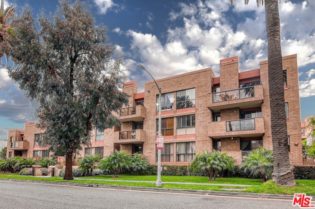235 S Tower Dr #102, Beverly Hills, CA 90211