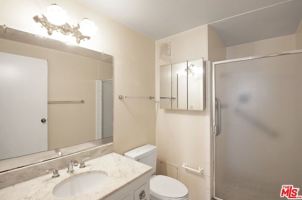 10787 Wilshire Blvd, Los Angeles CA  90024-4459 exterior