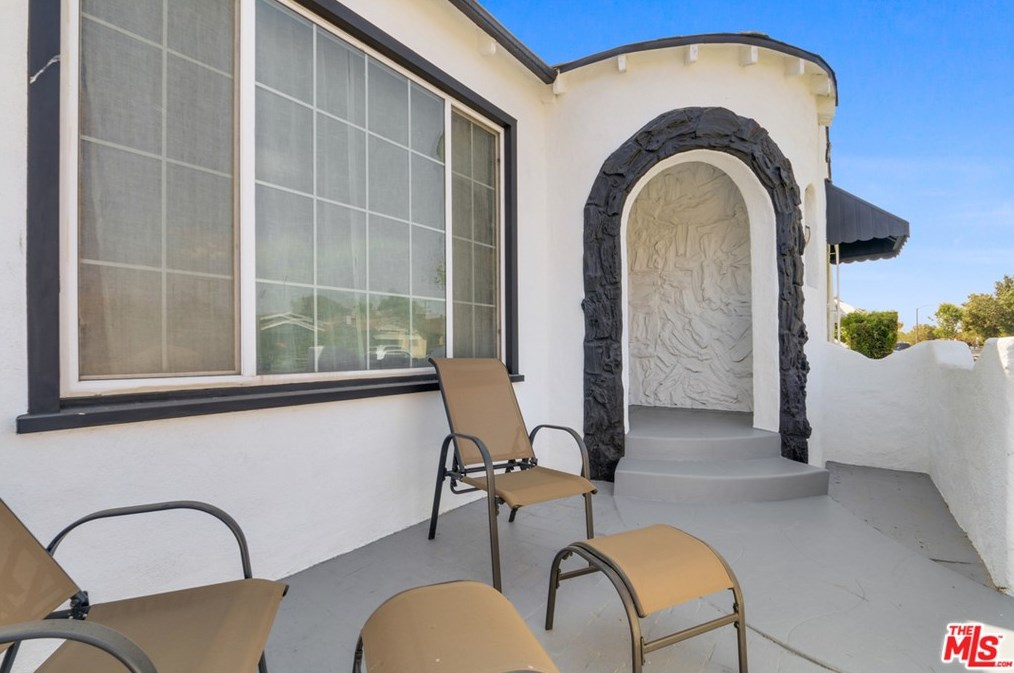 6000 4th Ave, Los Angeles, CA 90043-4208