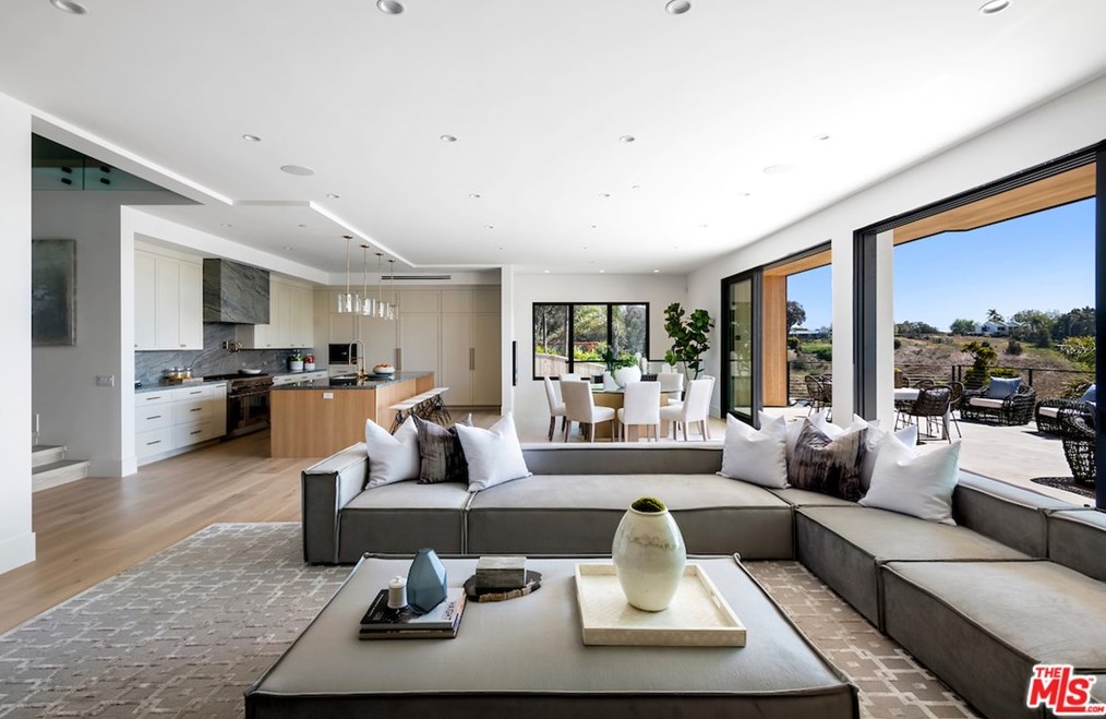6761 Wandermere Rd, Malibu, CA 90265-4135