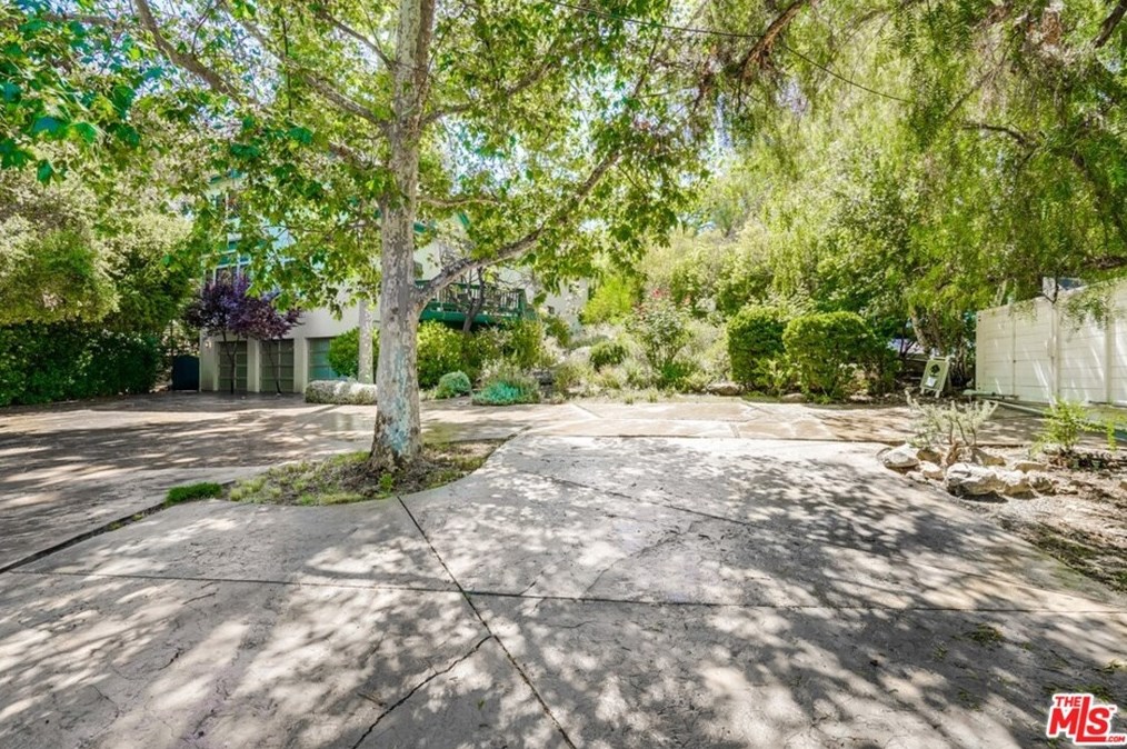 20569 Cheney Dr, Topanga, CA 90290