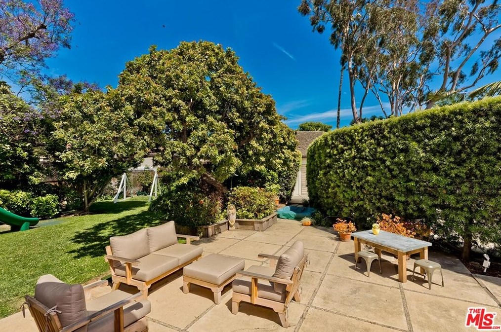 134 Windsor Blvd, Los Angeles CA  90004-3816 exterior