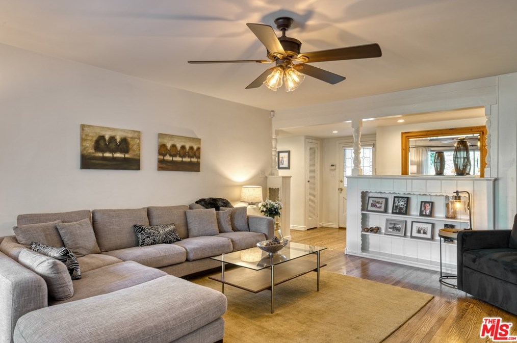 7352 Zelzah Ave, Los Angeles CA  91335-3219 exterior