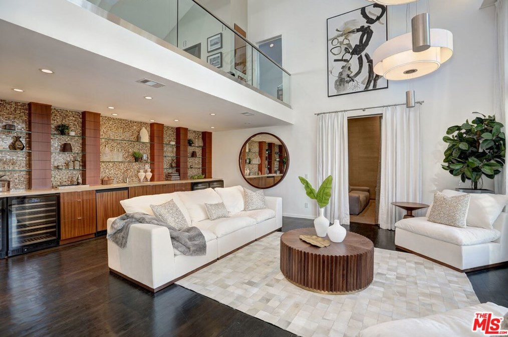 9653 Oak Pass Rd, Beverly Hills, CA 90210