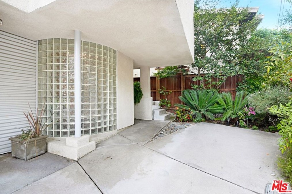 2043 Beverly Glen Blvd, Los Angeles, CA 90025-5114