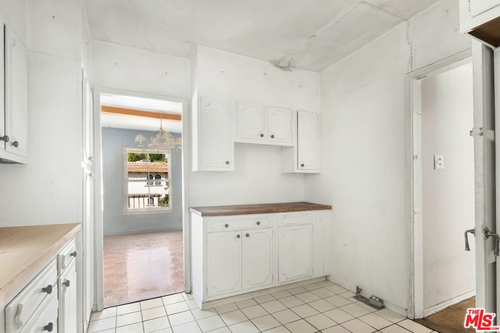 10354 Mississippi Ave, Los Angeles CA  90025-6021 exterior