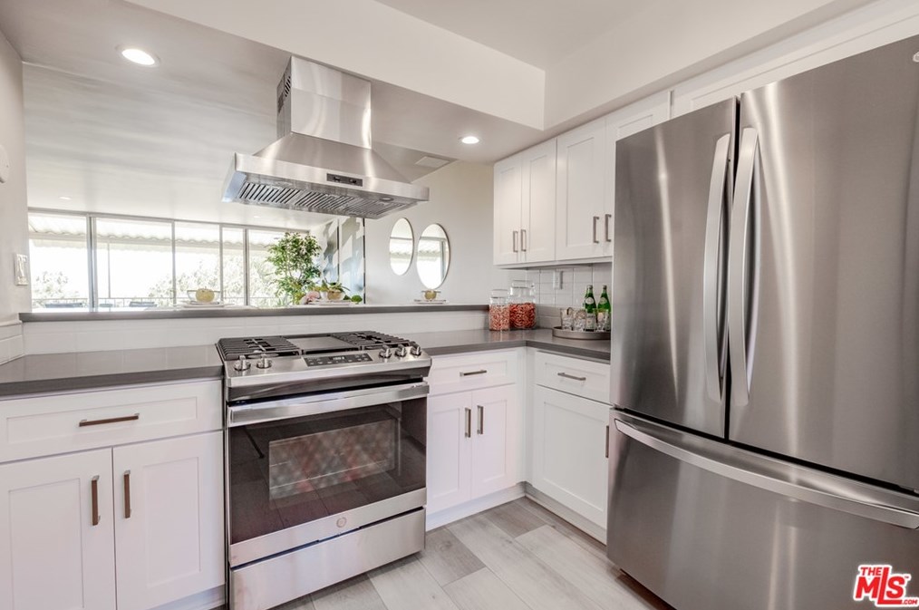 4565 Don Ricardo Dr, Los Angeles CA  90008-2811 exterior