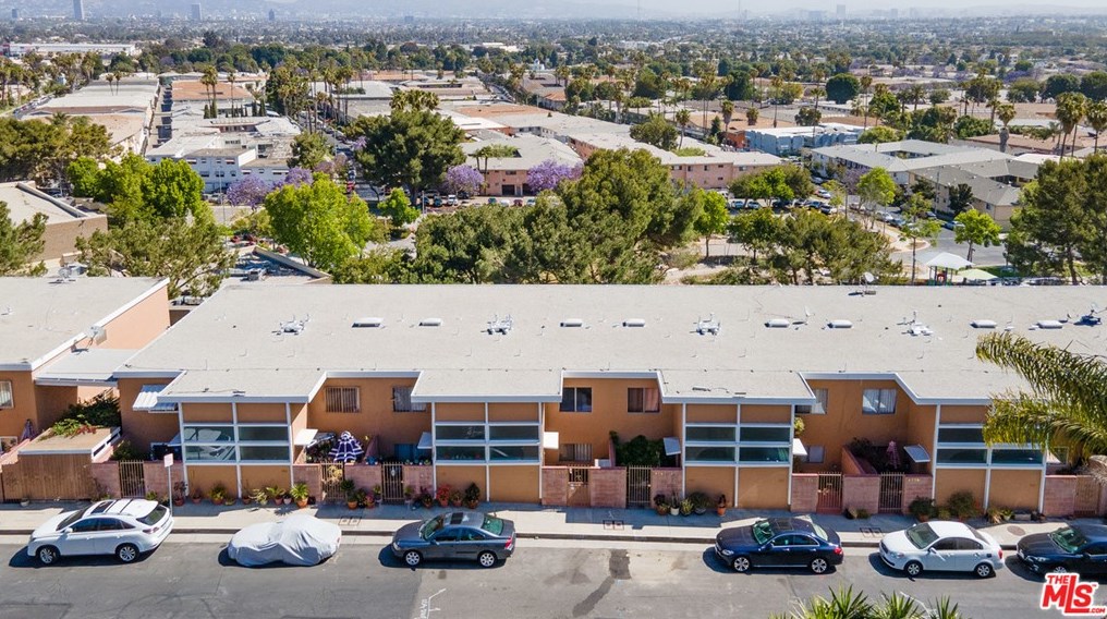 4565 Don Ricardo Dr, Los Angeles CA  90008-2811 exterior