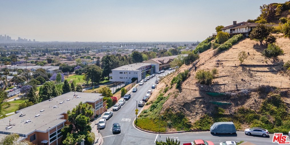 4565 Don Ricardo Dr, Los Angeles CA  90008-2811 exterior