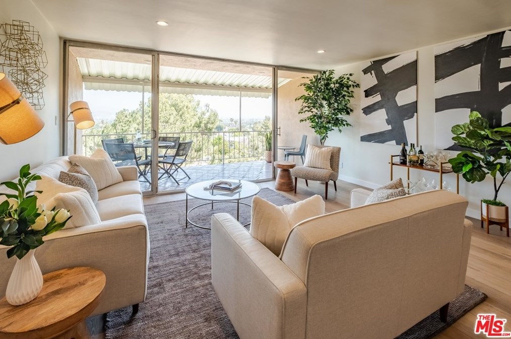 4565 Don Ricardo Dr, Los Angeles CA  90008-2811 exterior