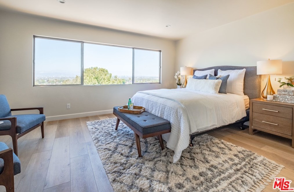 4565 Don Ricardo Dr, Los Angeles CA  90008-2811 exterior