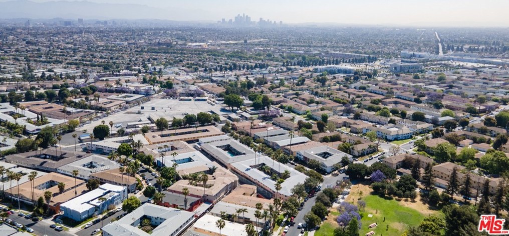 4565 Don Ricardo Dr, Los Angeles CA  90008-2811 exterior