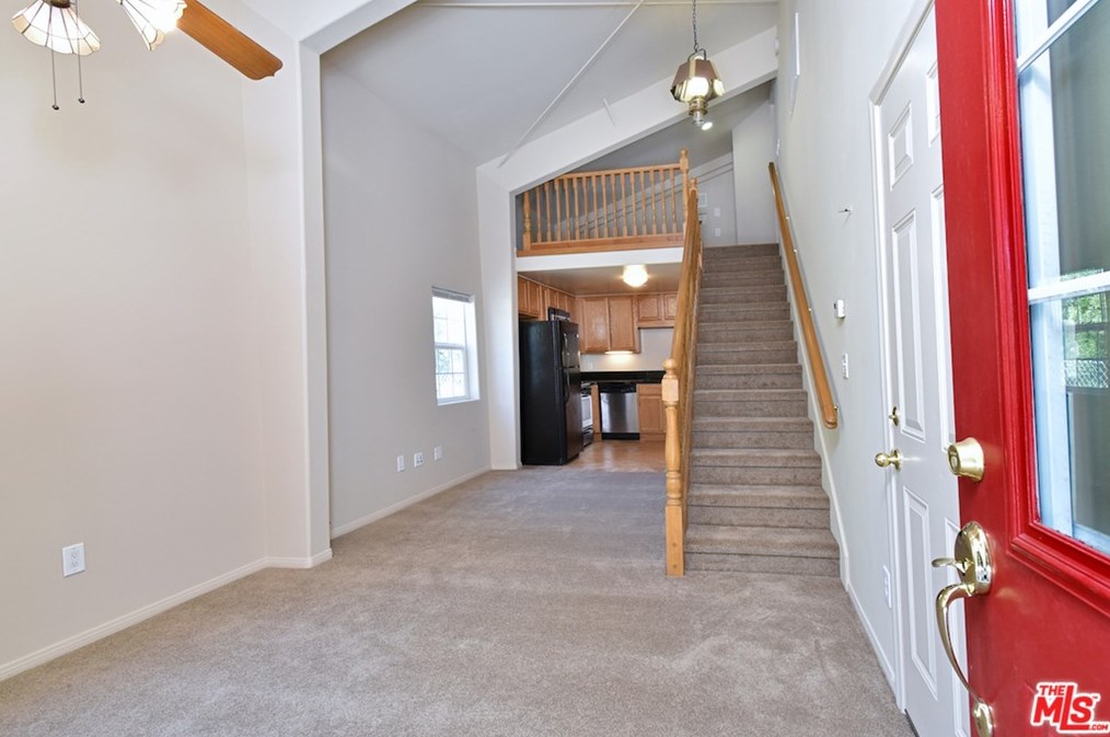 5643 Shirley Ave, Los Angeles CA  91356-1031 exterior