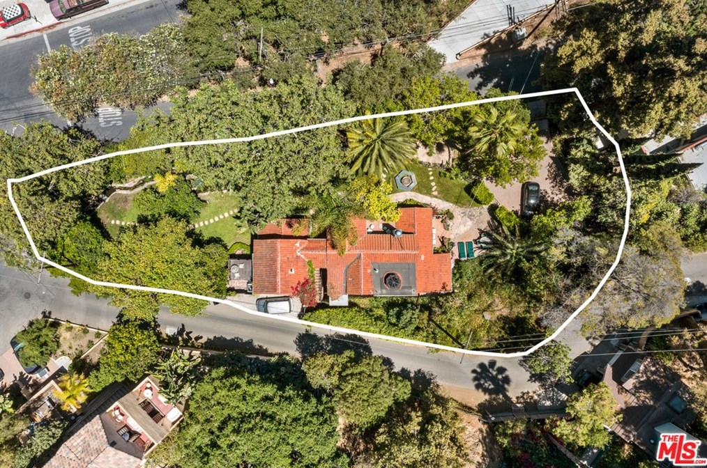 2451 Holly Dr, Los Angeles, CA 90068-2713