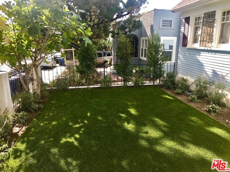 1209 S Genesee Ave, Los Angeles, CA 90019