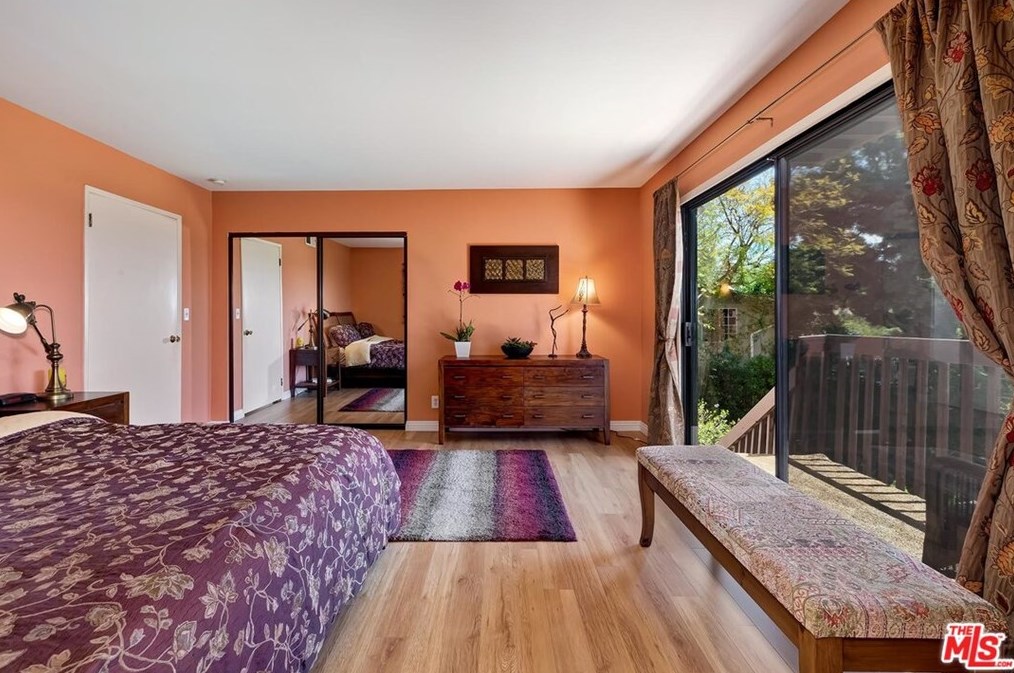 2750 Medlow Ave, Los Angeles CA  90065-4619 exterior
