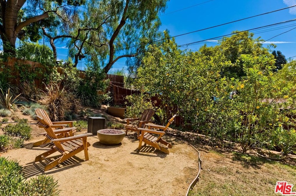 2750 Medlow Ave, Los Angeles CA  90065-4619 exterior