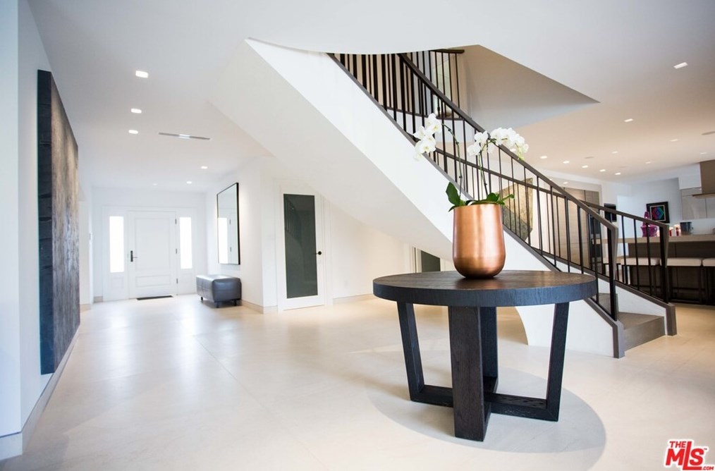 1139 Roberto Ln, Los Angeles CA  90077-2302 exterior