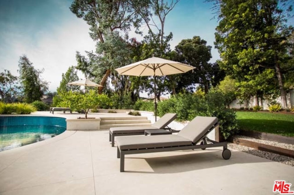 1139 Roberto Ln, Los Angeles CA  90077-2302 exterior