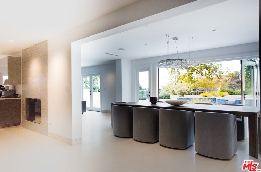 1139 Roberto Ln, Los Angeles CA  90077-2302 exterior