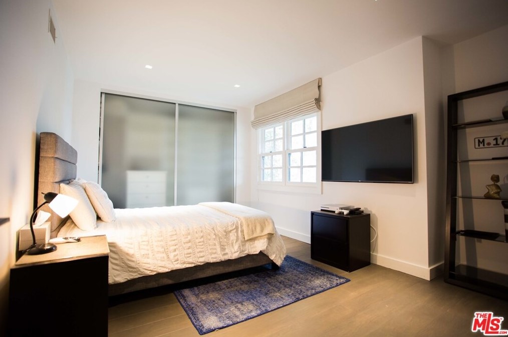 1139 Roberto Ln, Los Angeles CA  90077-2302 exterior