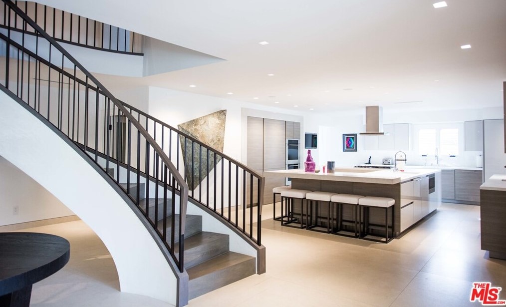 1139 Roberto Ln, Los Angeles CA  90077-2302 exterior