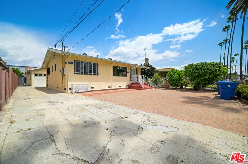 3713 Seneca Ave, Los Angeles, CA 90039-1822