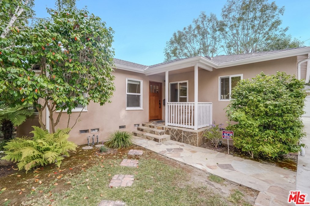 2617 Castle Heights Pl, Los Angeles, CA 90034-1838