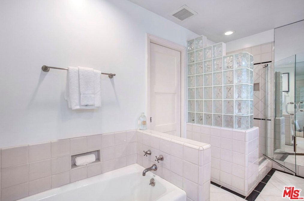 3747 Effingham Pl, Los Angeles CA  90027-1427 exterior
