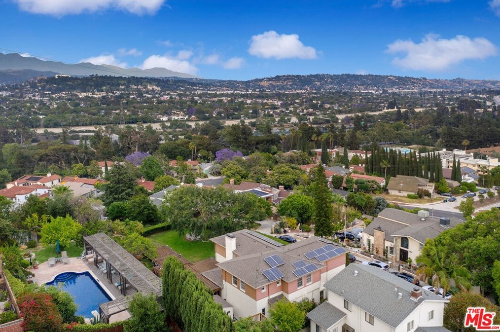 3747 Effingham Pl, Los Angeles CA  90027-1427 exterior