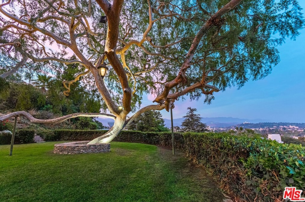 3747 Effingham Pl, Los Angeles CA  90027-1427 exterior
