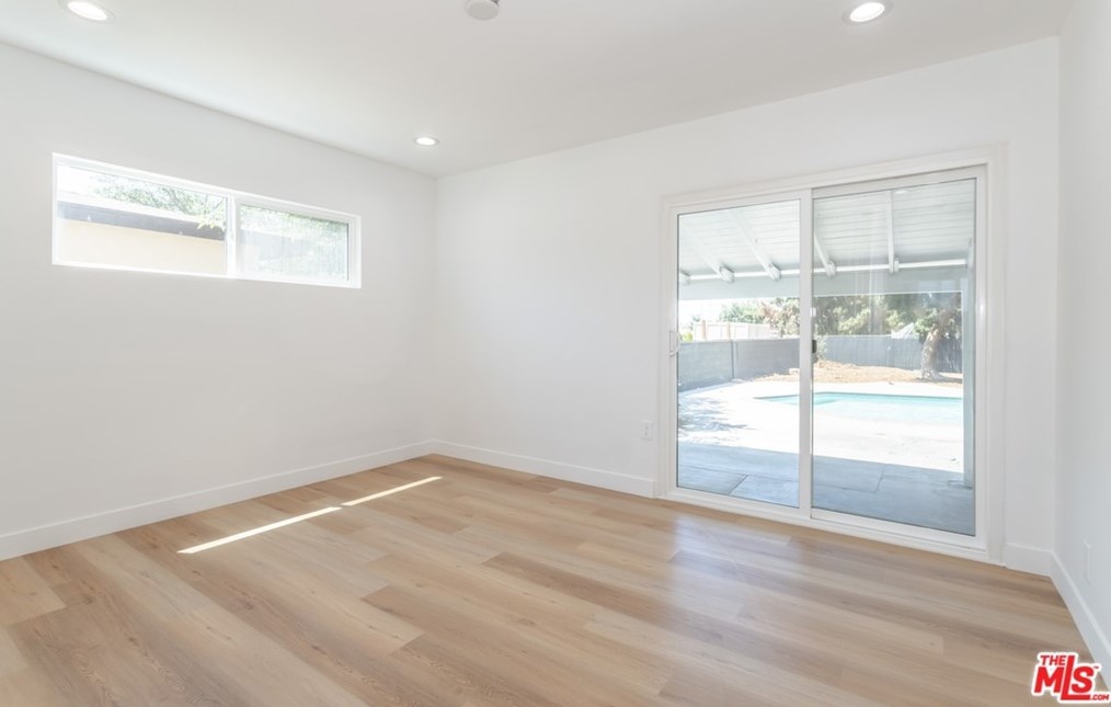 8959 Mercedes Ave, Los Angeles CA  91331-5809 exterior