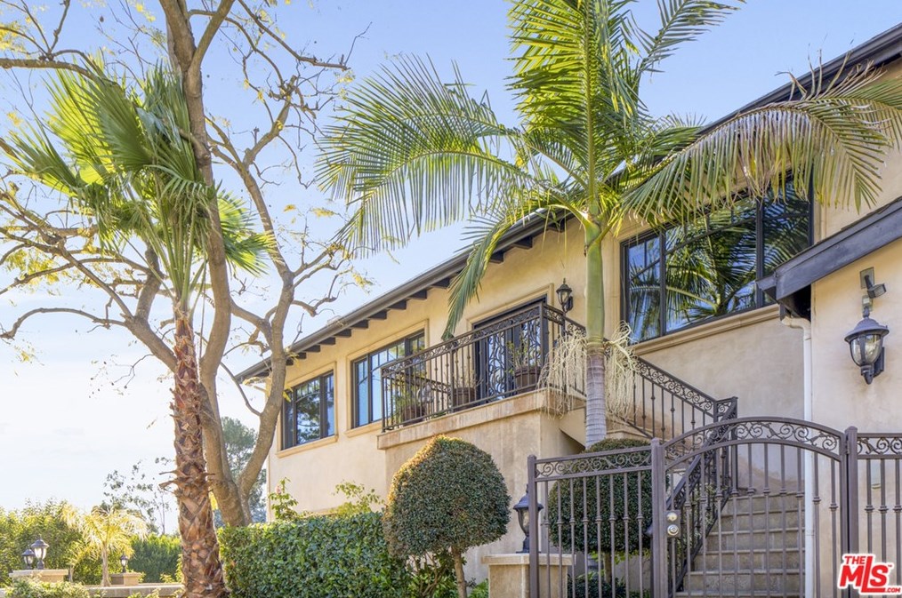 9401 Cherokee Ln, Beverly Hills, CA 90210