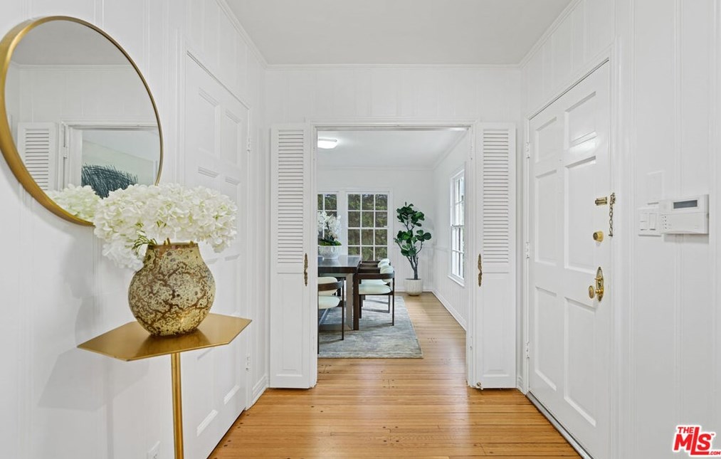 1320 Thayer Ave, Los Angeles CA  90024-5124 exterior