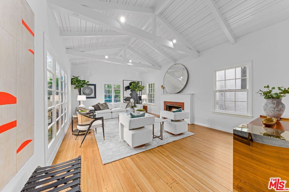 1320 Thayer Ave, Los Angeles CA  90024-5124 exterior