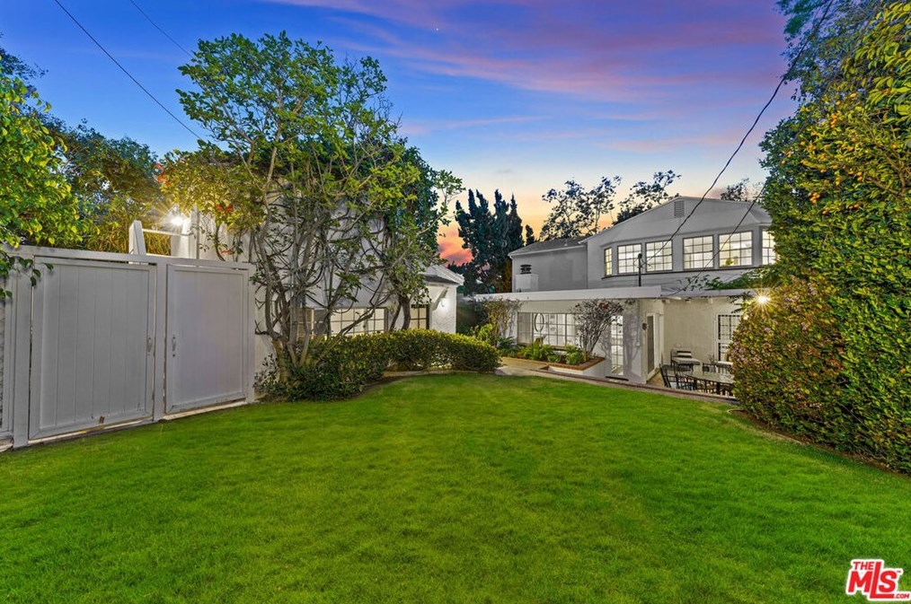 1320 Thayer Ave, Los Angeles CA  90024-5124 exterior