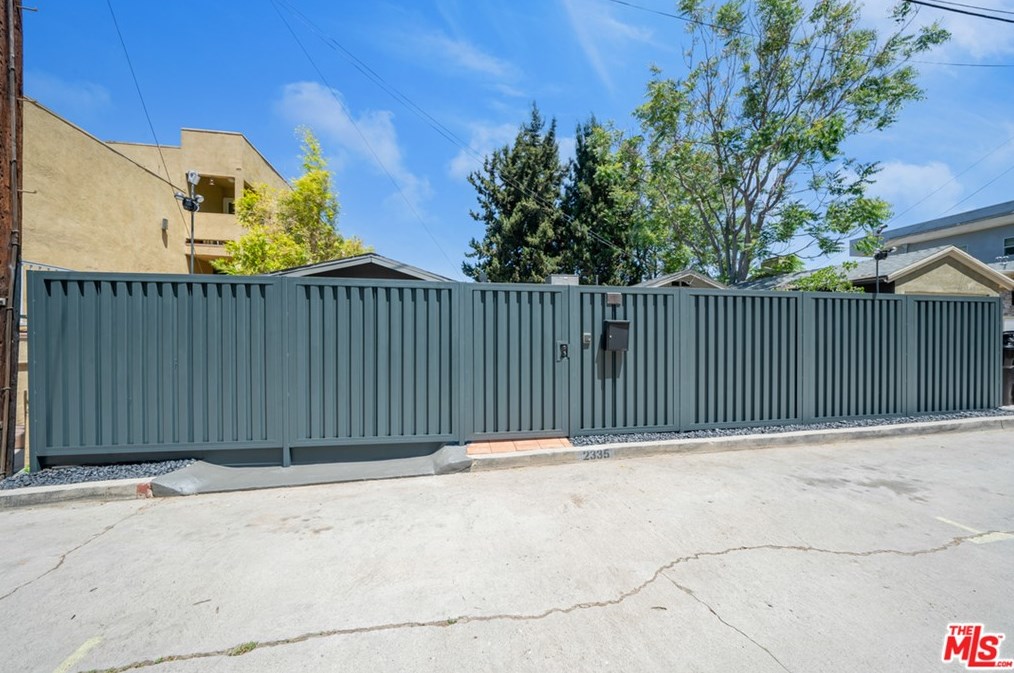 2335 Hyperion Ave, Los Angeles, CA 90027-4711